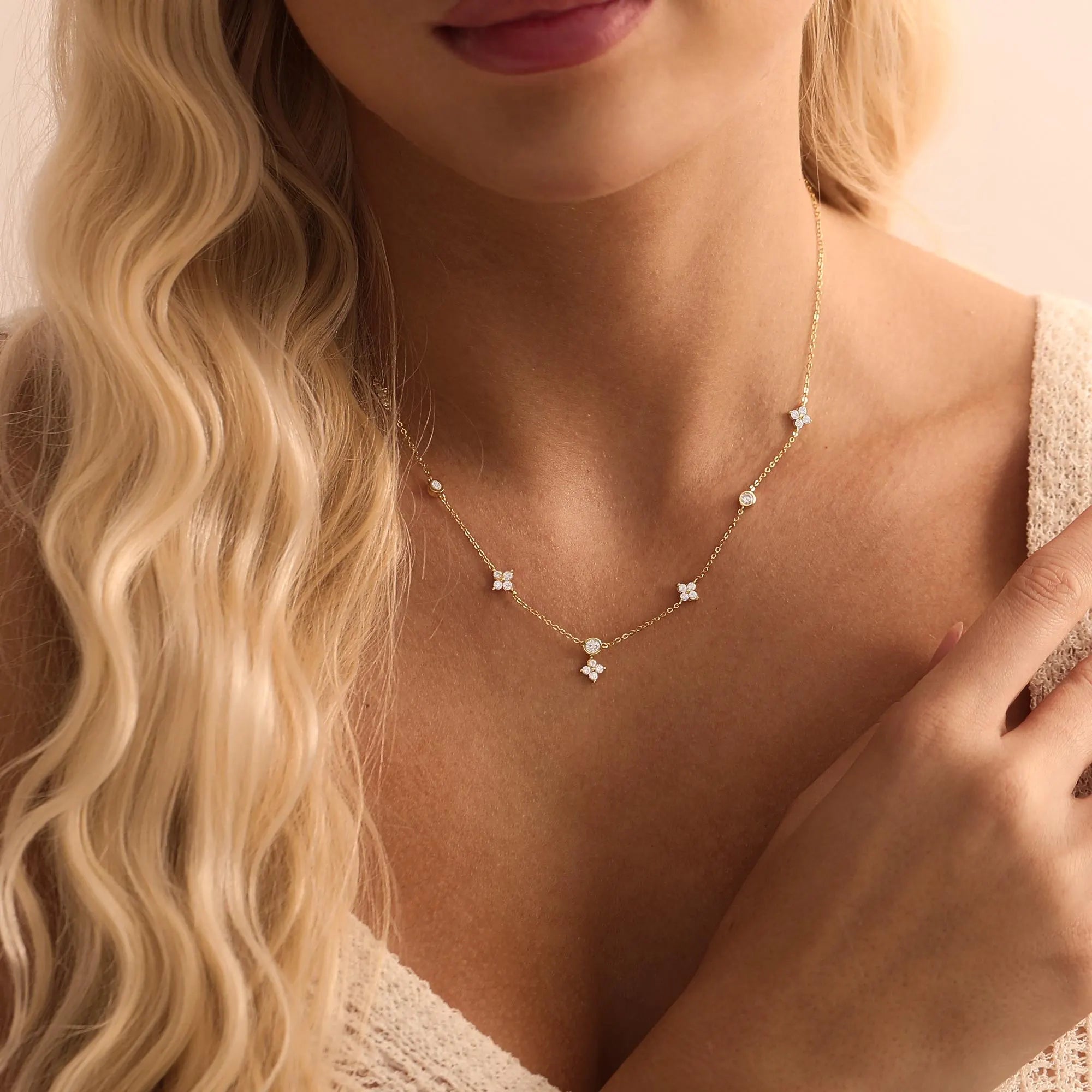Dainty Flower Diamond Necklace, Sterling Silver Floral Necklace, Minimalist Gold Necklace for Women, Bridesmaid Gift for Her, Birthday Gift