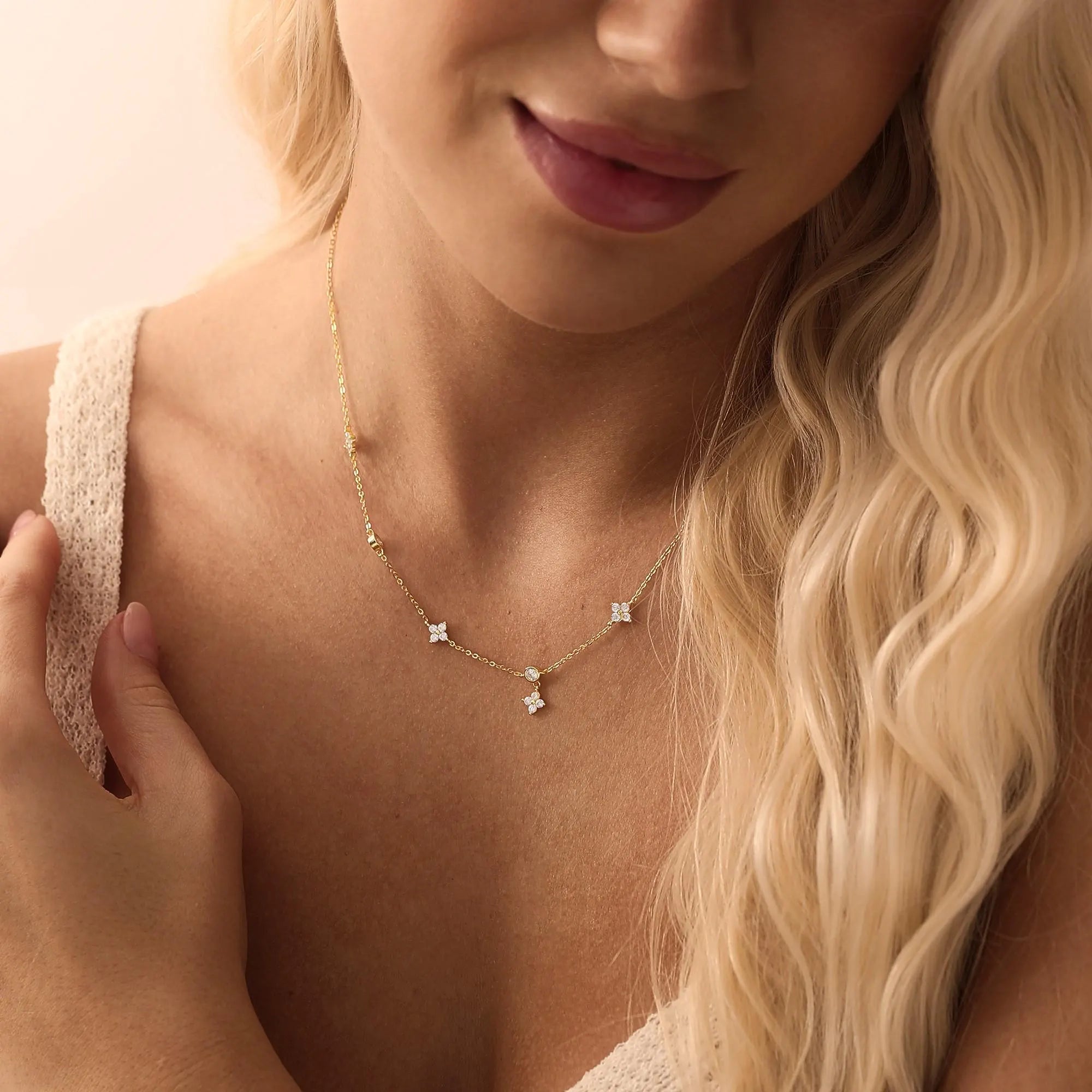 Dainty Flower Diamond Necklace, Sterling Silver Floral Necklace, Minimalist Gold Necklace for Women, Bridesmaid Gift for Her, Birthday Gift