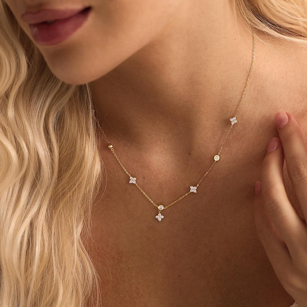 Dainty Flower Diamond Necklace, Sterling Silver Floral Necklace, Minimalist Gold Necklace for Women, Bridesmaid Gift for Her, Birthday Gift