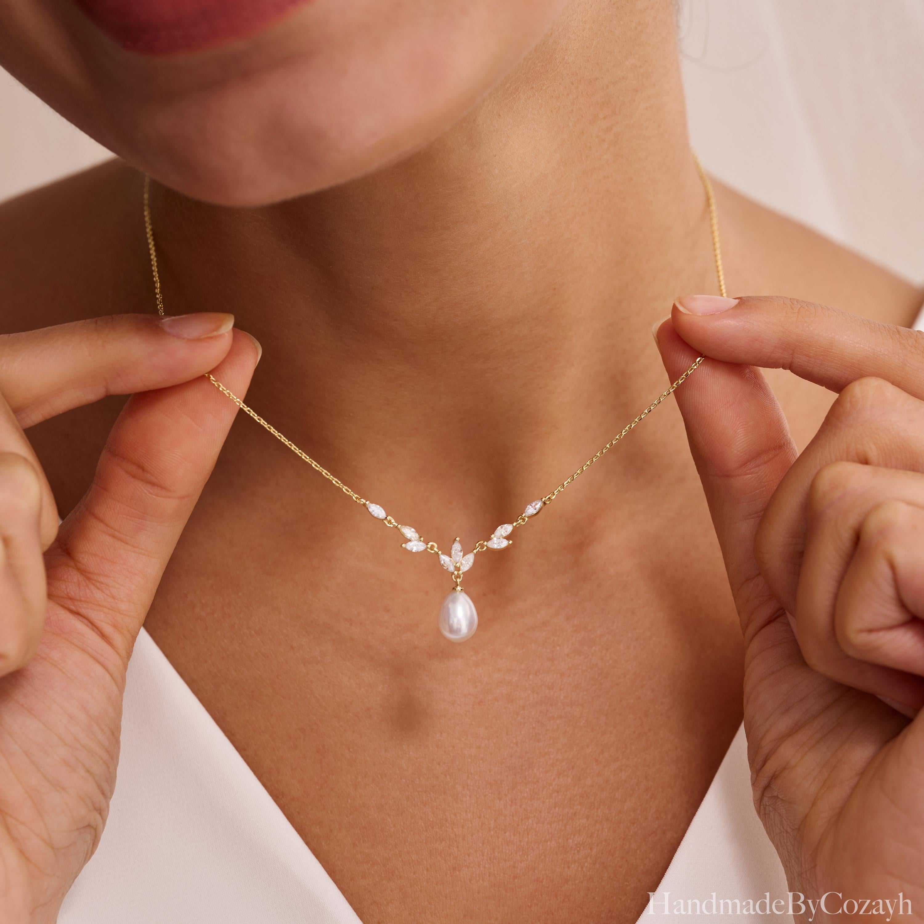 Dainty Freshwater Pearl Necklace with Diamond, Gold Leaf Diamond Pearl Necklace, Wedding Jewelry, Bridal Gift, Mothers Day Gift for Her