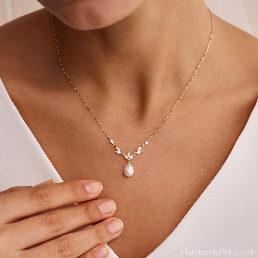 Dainty Freshwater Pearl Necklace with Diamond, Gold Leaf Diamond Pearl Necklace, Wedding Jewelry, Bridal Gift, Mothers Day Gift for Her