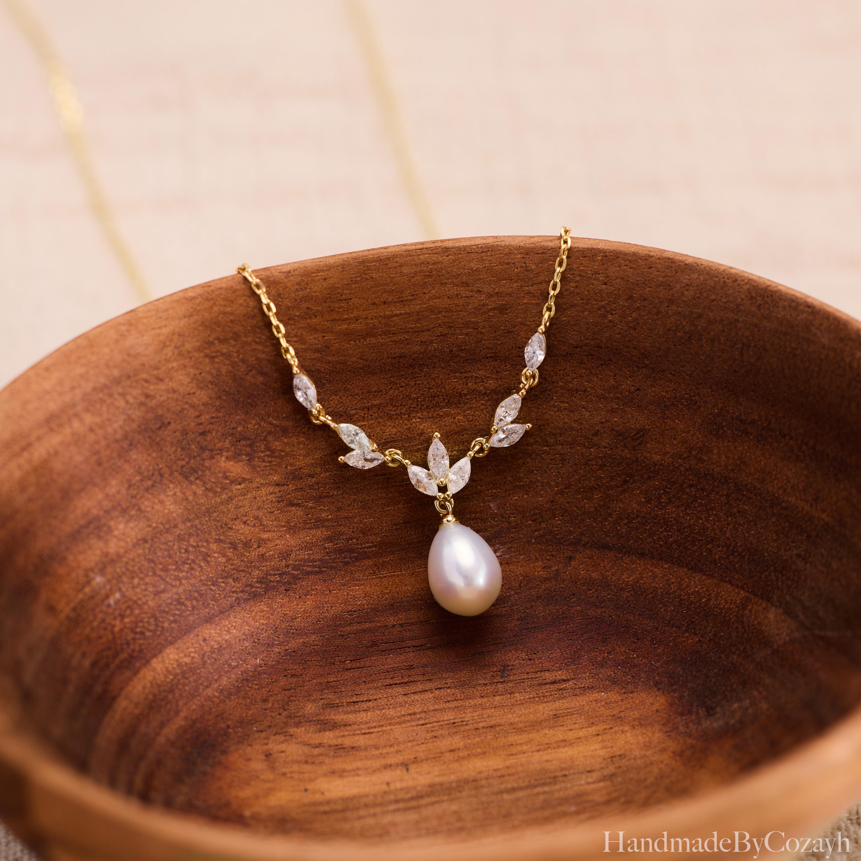 Dainty Freshwater Pearl Necklace with Diamond, Gold Leaf Diamond Pearl Necklace, Wedding Jewelry, Bridal Gift, Mothers Day Gift for Her